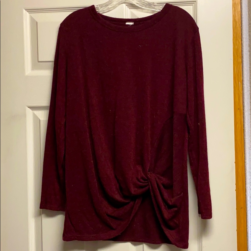 Long sleeve sweater with front twist
